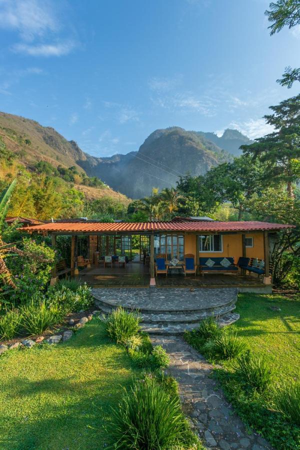 Lake Front Retreat At Los Elementos 산타크루즈 라 라구나 외부 사진